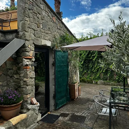 Borgo De' Paolis *